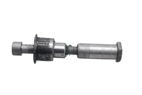 Drive shaft bolt final drive